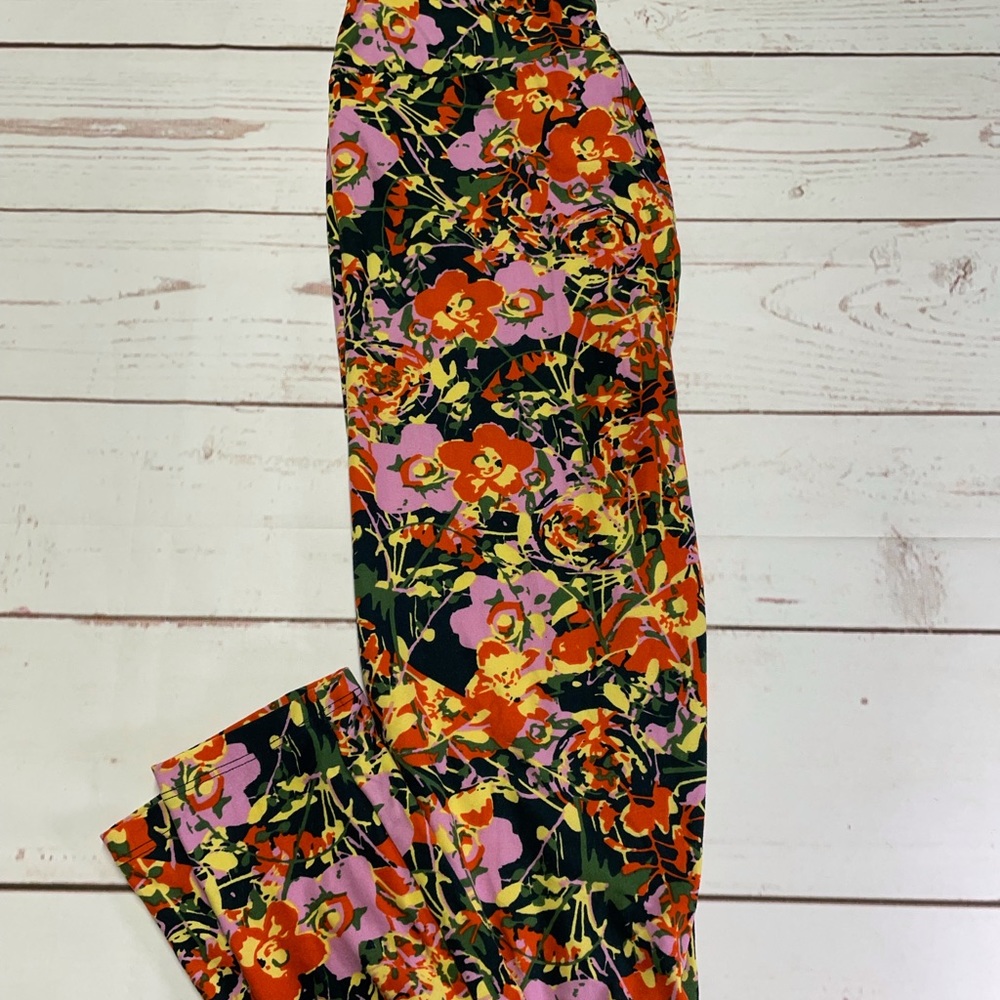 LuLaRoe OS Print Leggings New!  Never worn! NWT!
